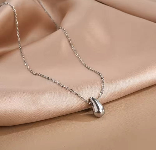 Silver Teardrop Necklace